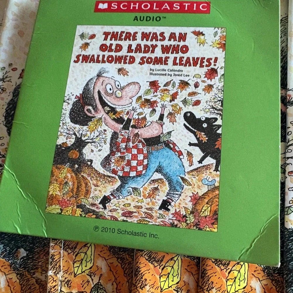 There was an old lady who swallowed some leaves classrooms set of 20 book and cd